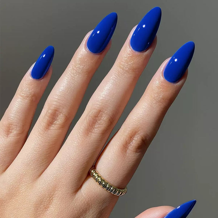 Artificial nail tips in glamorous design Stornfield