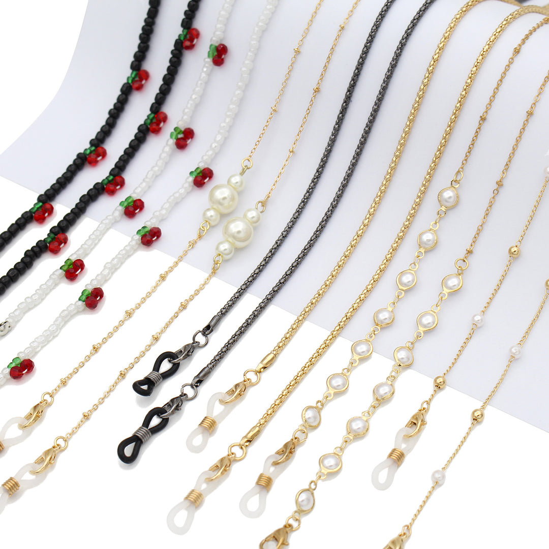 Elegant Pearl Chain Eyewear Holder Stornfield