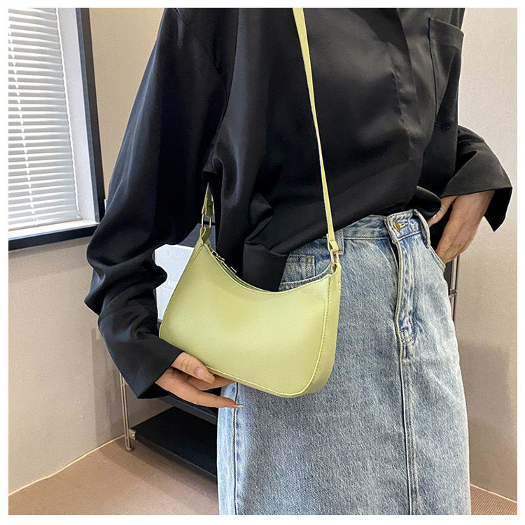 Elegant Handbag in Curved Design Stornfield