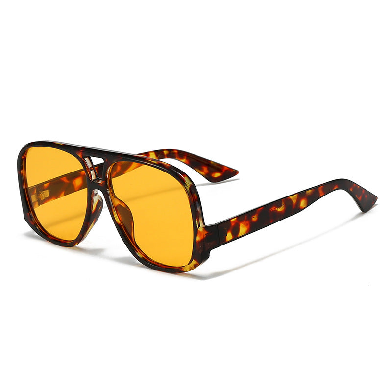 Women trendy oversized sunglasses in modern tortoiseshell pattern Stornfield
