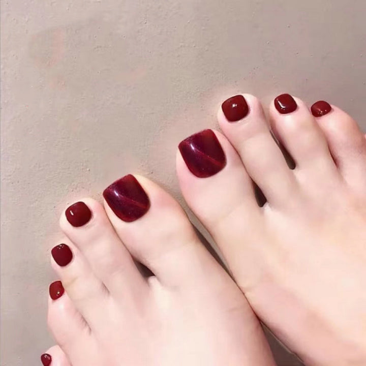 Artificial nails with elegant shine Stornfield