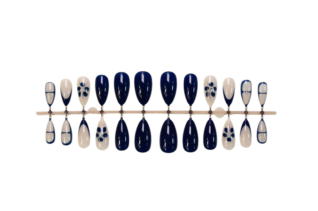 Acrylic nail set with elegant accentuated designs Stornfield
