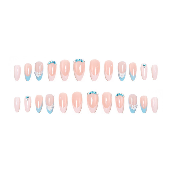 Artificial nails with floral accents and gradient Stornfield