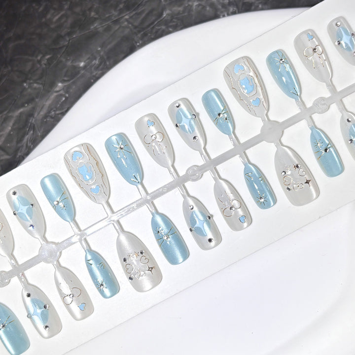 Elegant Press-On Nail Art Set with Decorative Accents