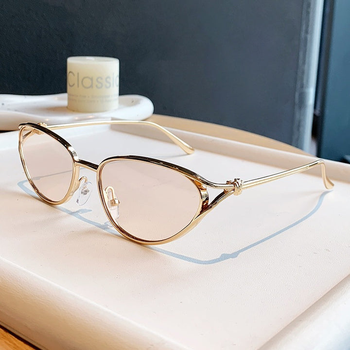 Women Cat-Eye Sunglasses with Elegant Golden Frame and Polarized Lenses Stornfield