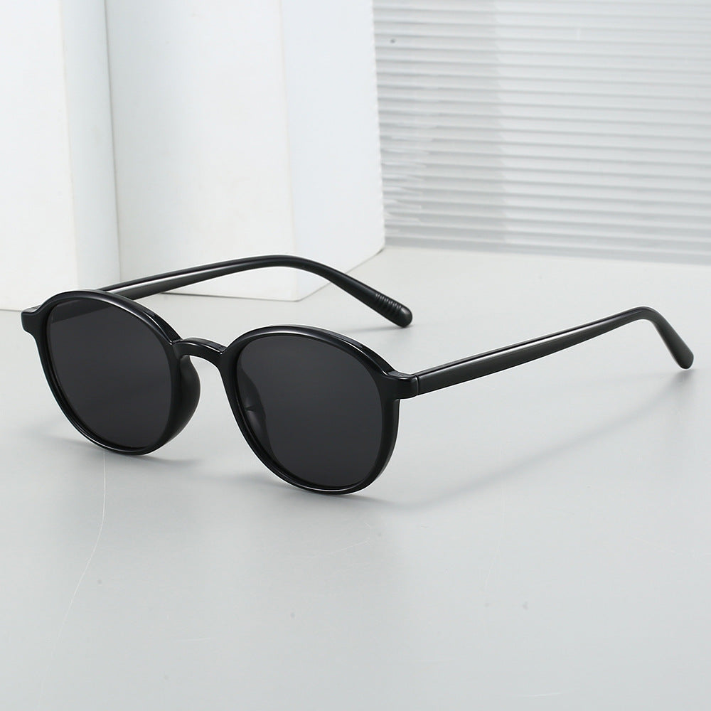 Ladies fashionable sunglasses in classic oval design Stornfield