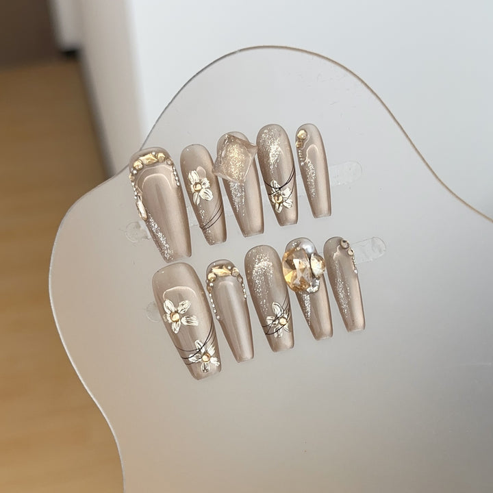 Floral Nail Art Press-On Set with Luxurious Accents