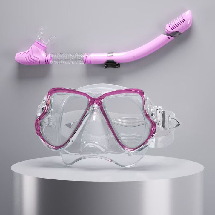 Diving mask with ergonomic design and a flexible snorkel Stornfield
