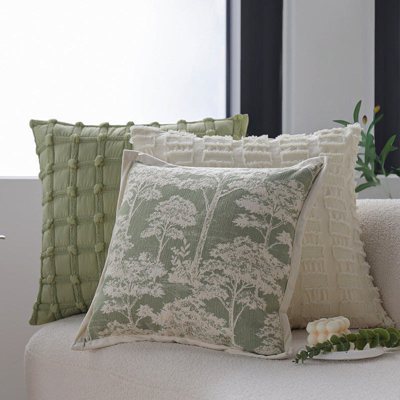 Decorative pillow with zigzag pattern