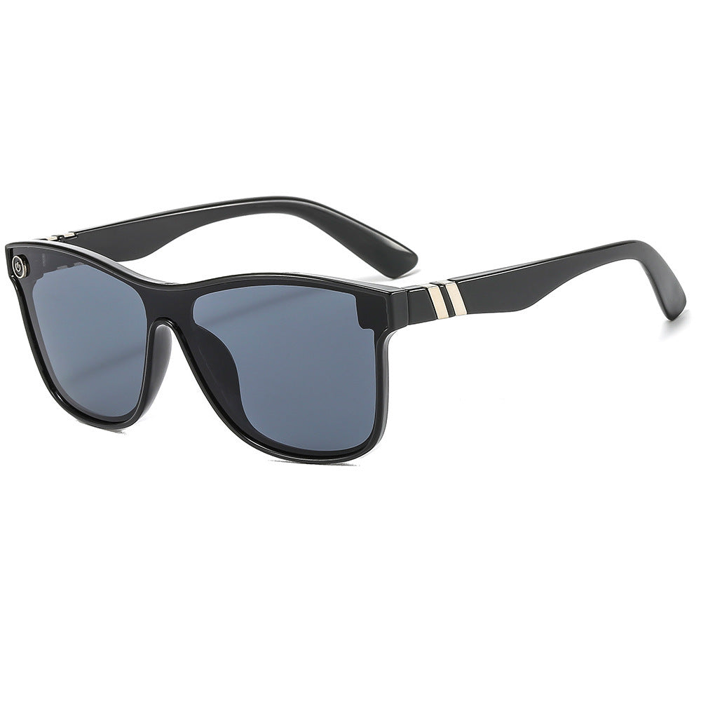 Fashion-Forward Retro-Inspired Sunglasses Stornfield