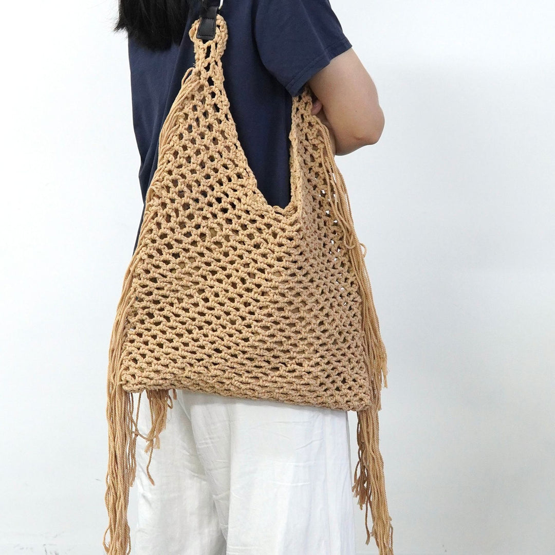Structured beach bag with fringe details Stornfield
