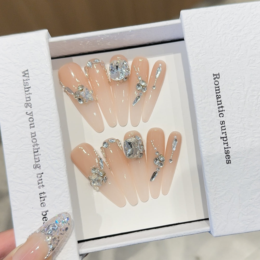 Artificial nails with exclusive rhinestone embellishments Stornfield