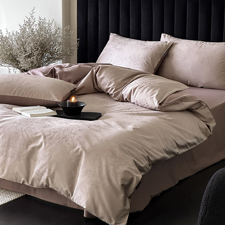Jacquard bedding set made of cotton satin with subtle butterfly relief and reversible function