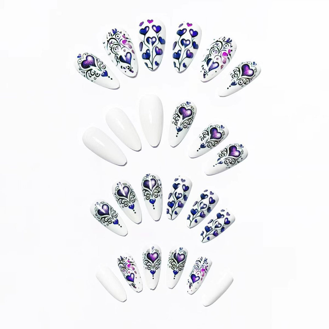 Artificial nails with romantic heart design Stornfield