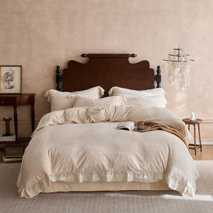 Romantic cotton bedding set with jacquard relief and lace trim