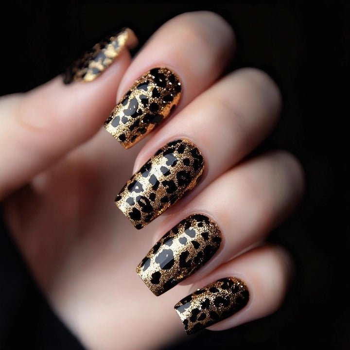 Elegant Artificial Nails with French Manicure and Glitter Effects Stornfield