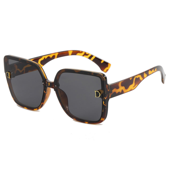 Women's trendy square sunglasses in minimalist design Stornfield