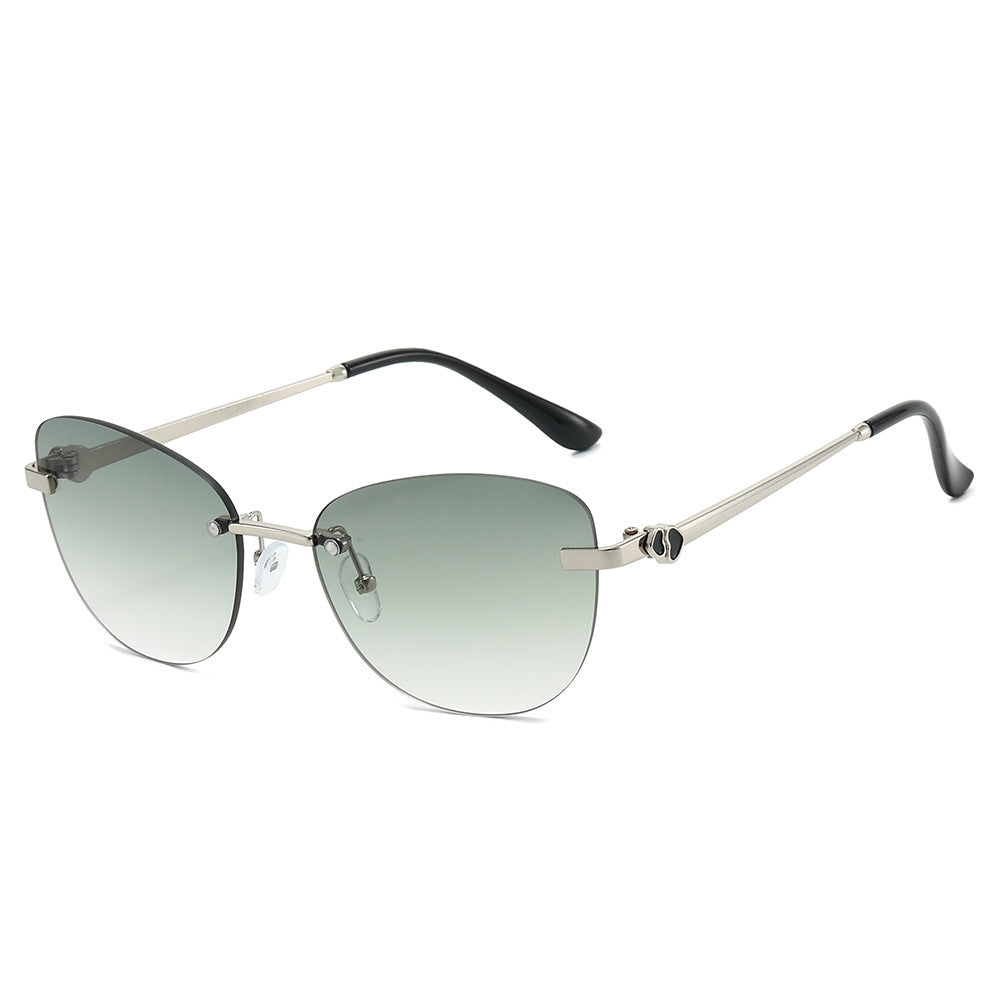 Elegant Cat-Eye Sunglasses Stornfield