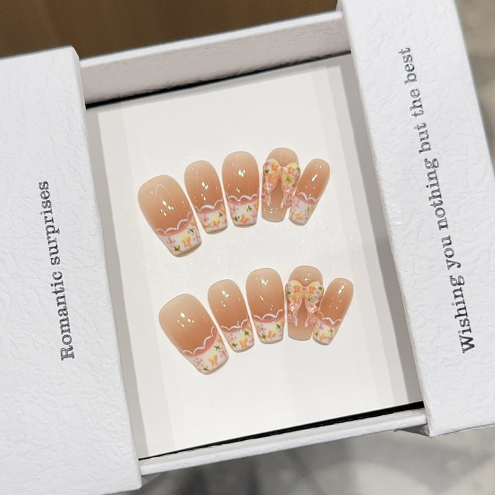 Artificial nail tips with romantic flower designs Stornfield