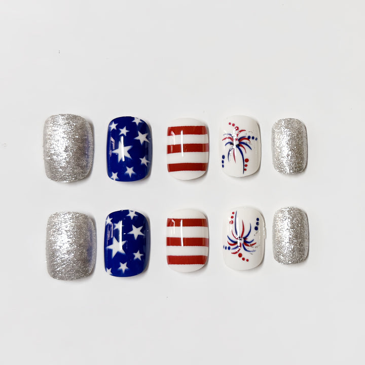Patriotic Themed Press-On Nail Art Set Stornfield