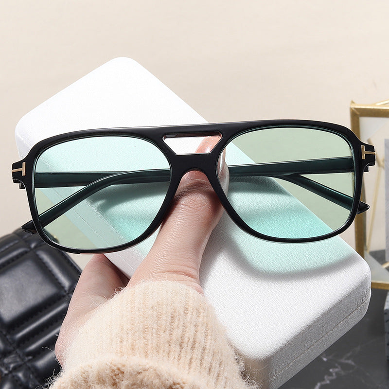 Women’s fashionable glasses with a fine frame and strict contours Stornfield