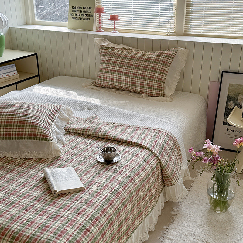 Quilted Polka Dot Cotton Bedspread Set with Eyelet Lace Ruffled Shams