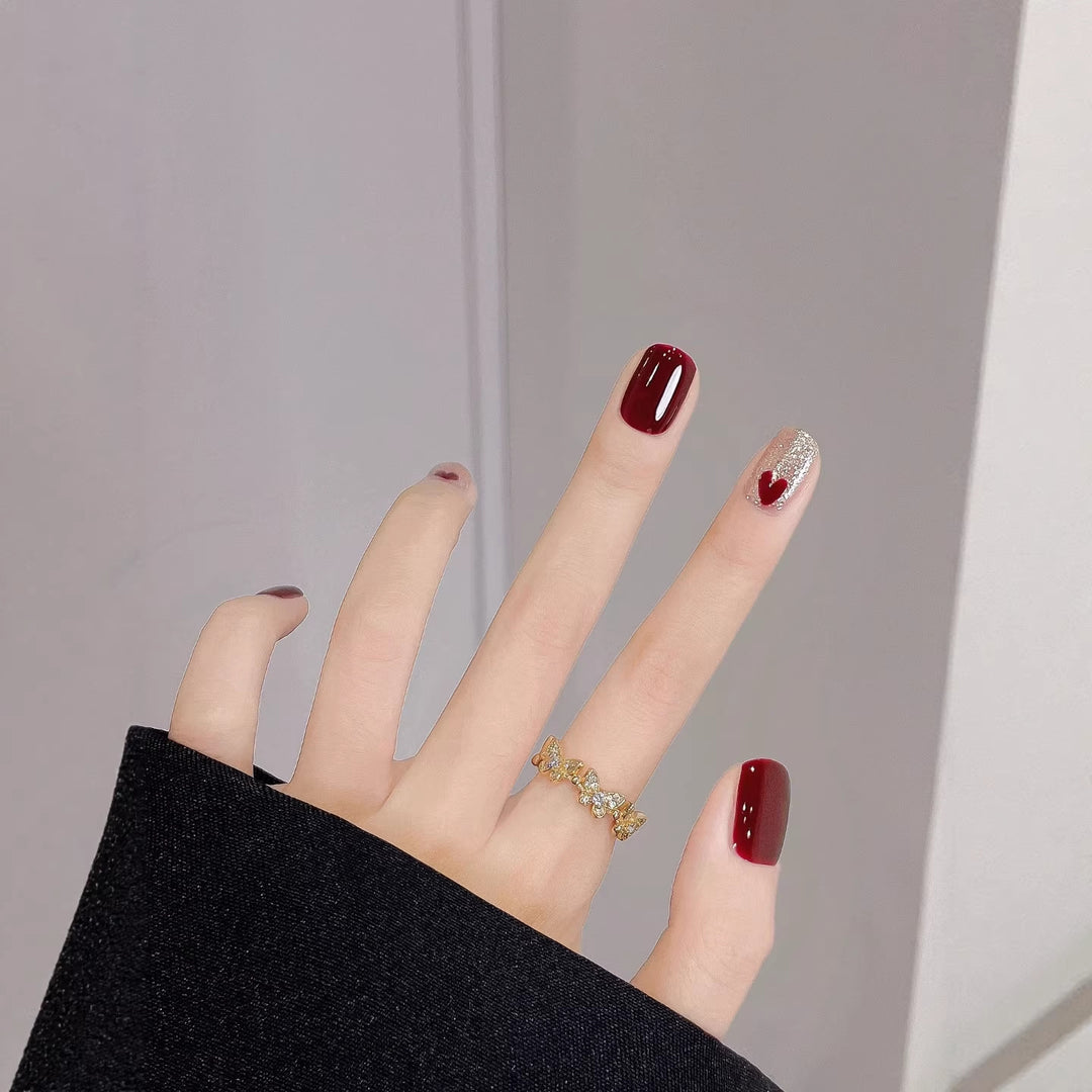 Artistic Heart-Themed Press-On Nail Art Set
