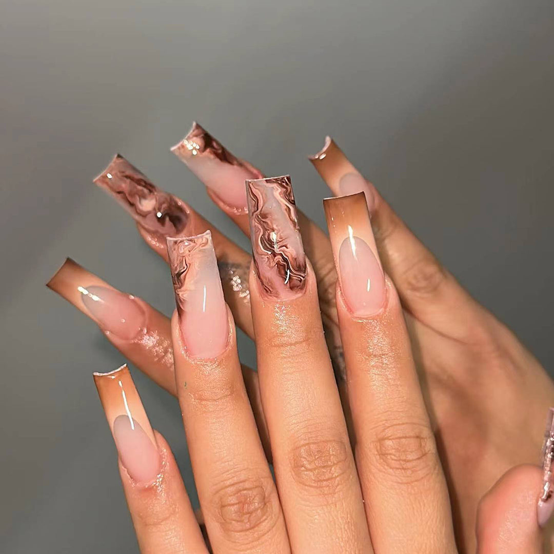 Artistic and elegant gel nails Stornfield