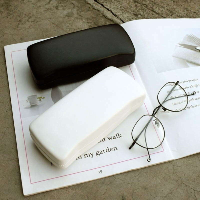 Sleek Leather Eyeglasses Case Stornfield