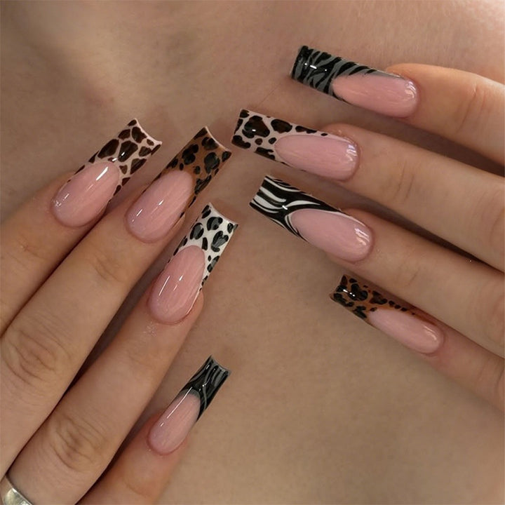 Artificial nail set with fashionable animal and gradient designs Stornfield