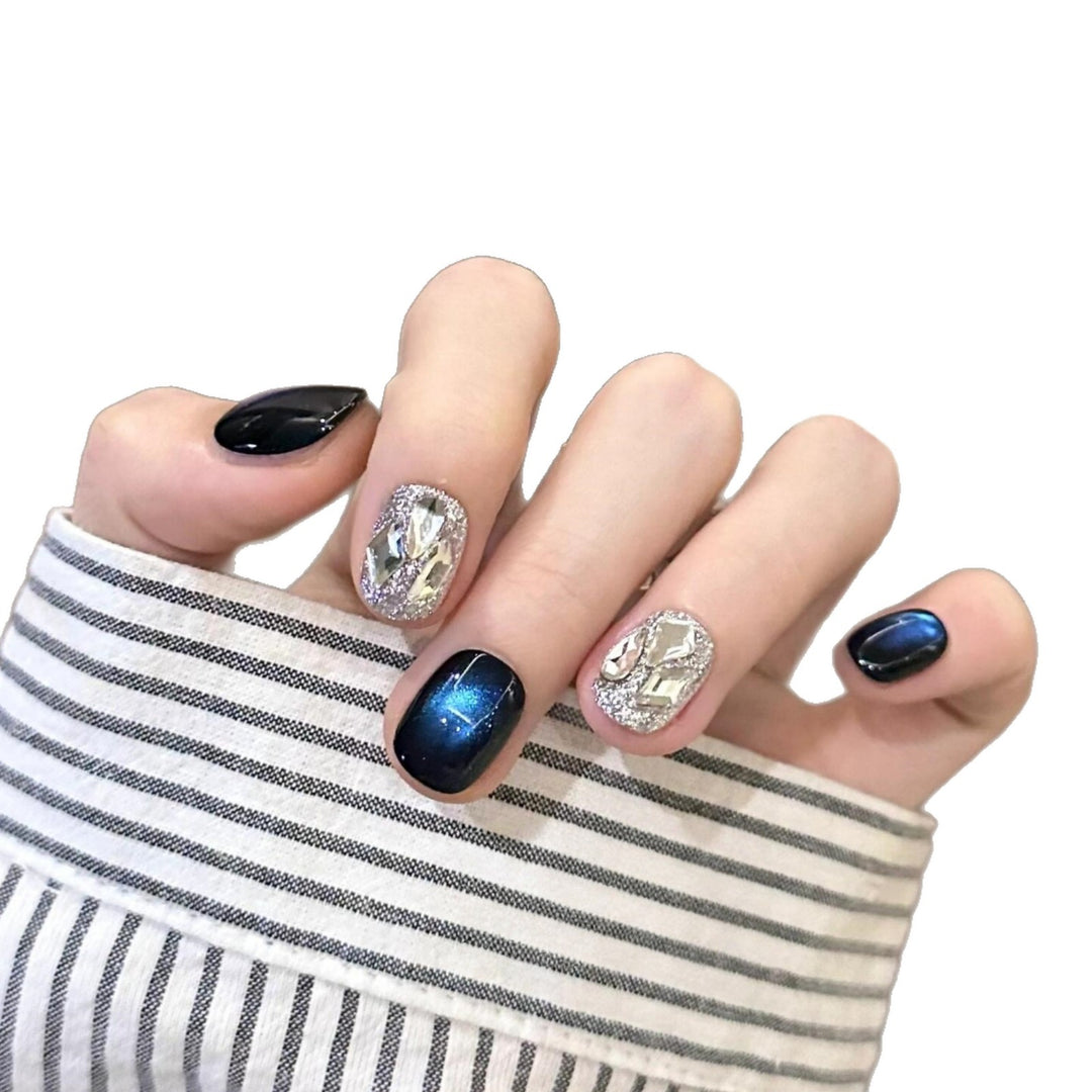 Creative artificial nails with shimmering effects Stornfield