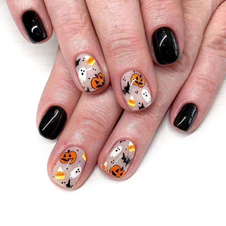 Holiday-Themed Press-On Nail Art Stornfield