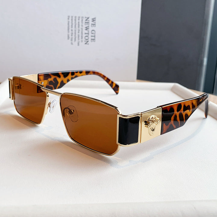 Women's designer sunglasses with luxurious frame and trendy cut Stornfield