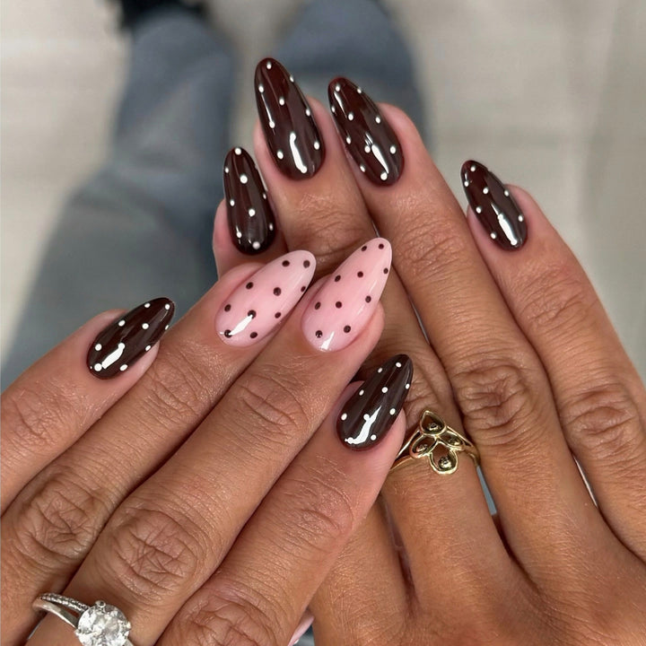 Artistic Press-On Nail Art Set with Polka Dot and Glossy Finish Stornfield