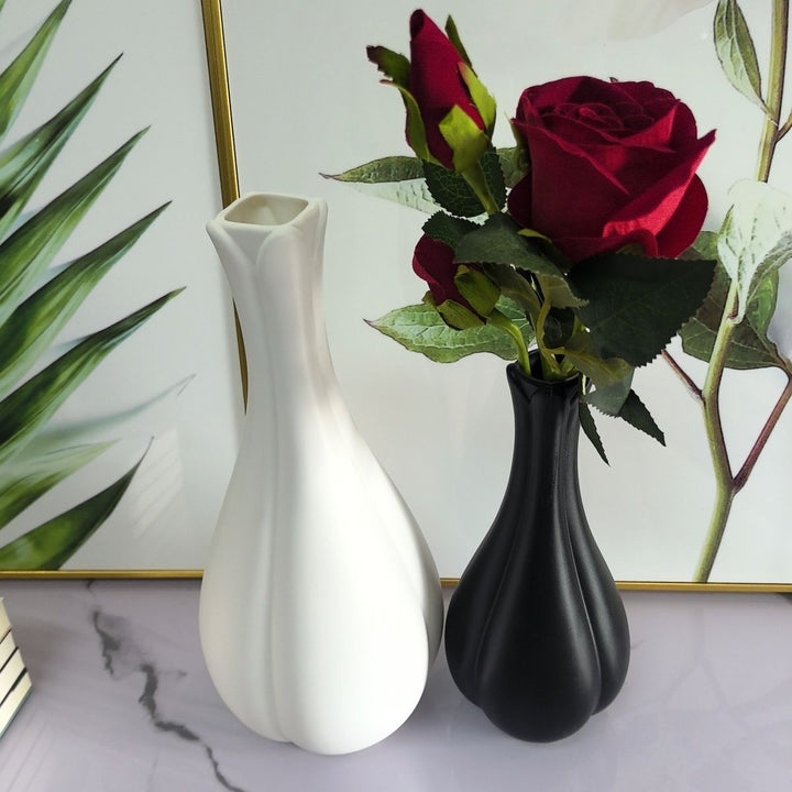 Modern Tulip-Shaped Decorative Vase Stornfeild