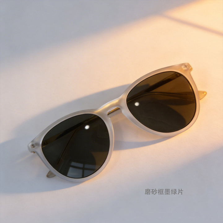 Women's fashionable cat-eye sunglasses with high-quality plastic frame and polarized lenses Stornfield