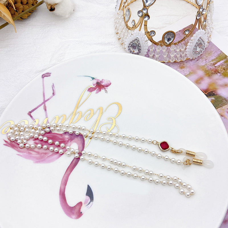 Elegant pearl necklace with golden accents Stornfield