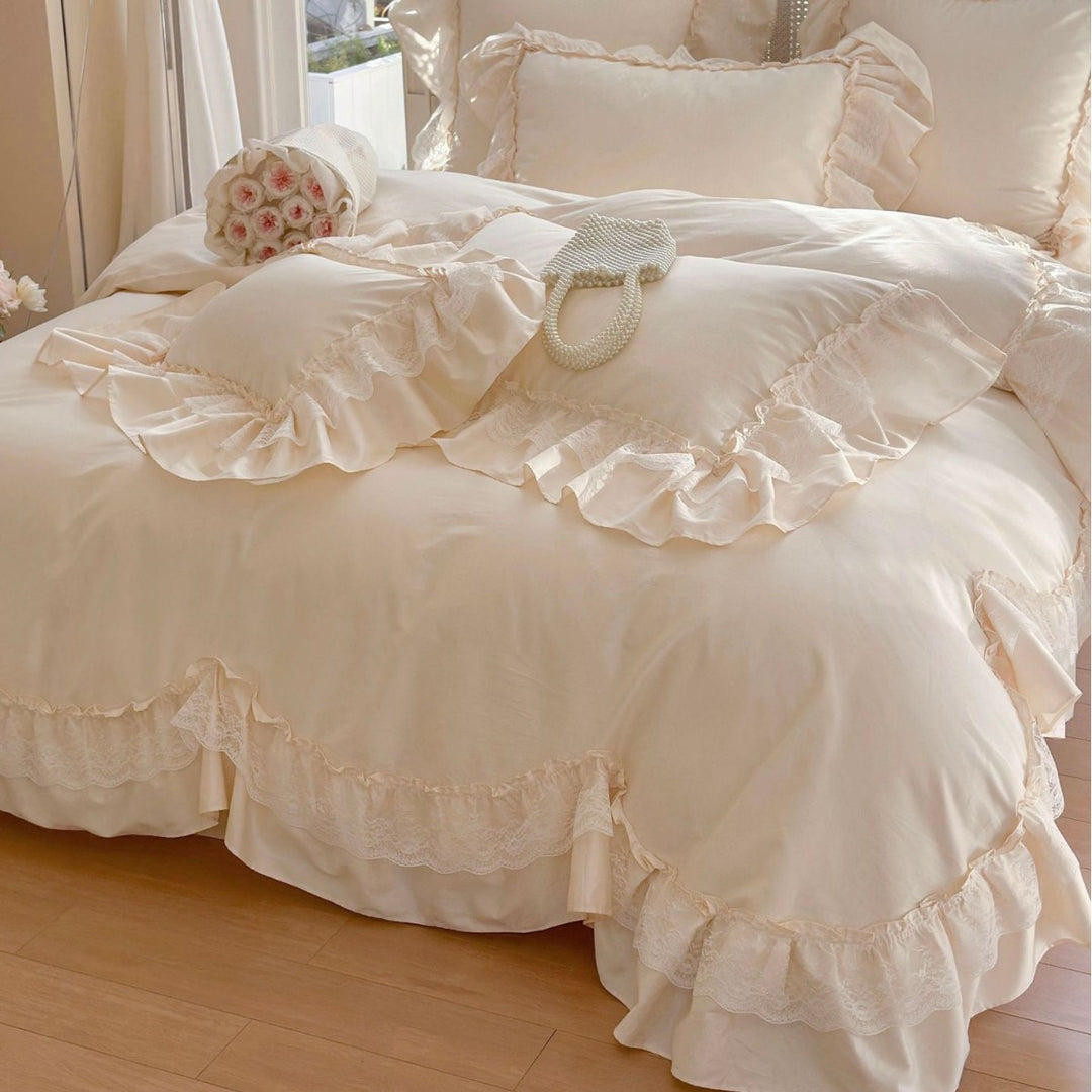 Ruffled Satin Duvet Cover and Pillowcase Set with Lace Trim