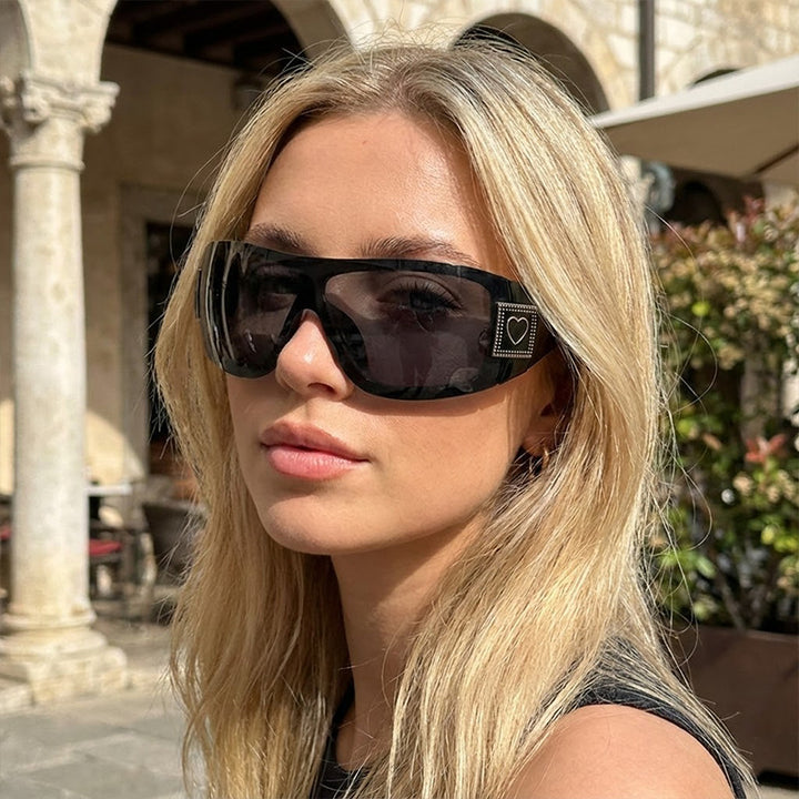 Women Sporty Sunglasses with Modern Design Stornfield
