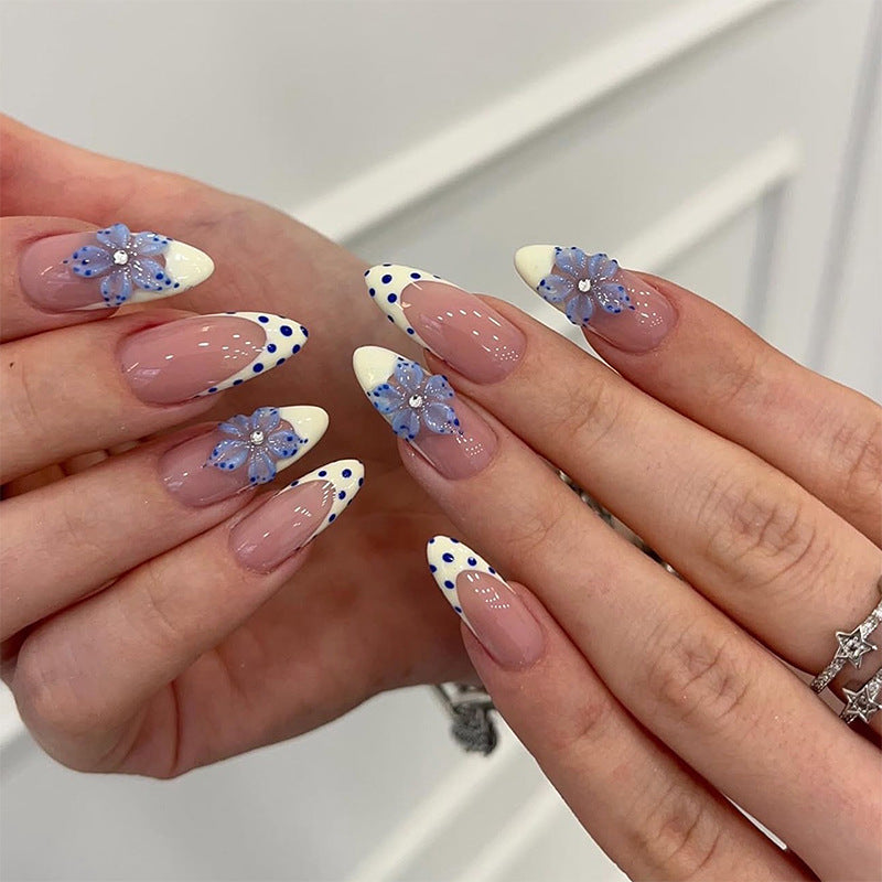 Artificial nails with delicate butterfly designs Stornfield