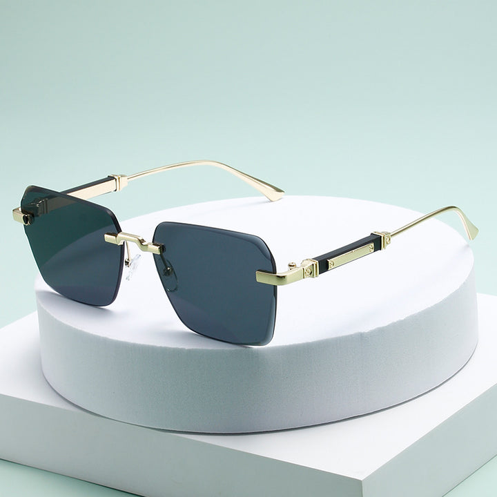 Women's fashion sunglasses with square frame and luxurious accents Stornfield