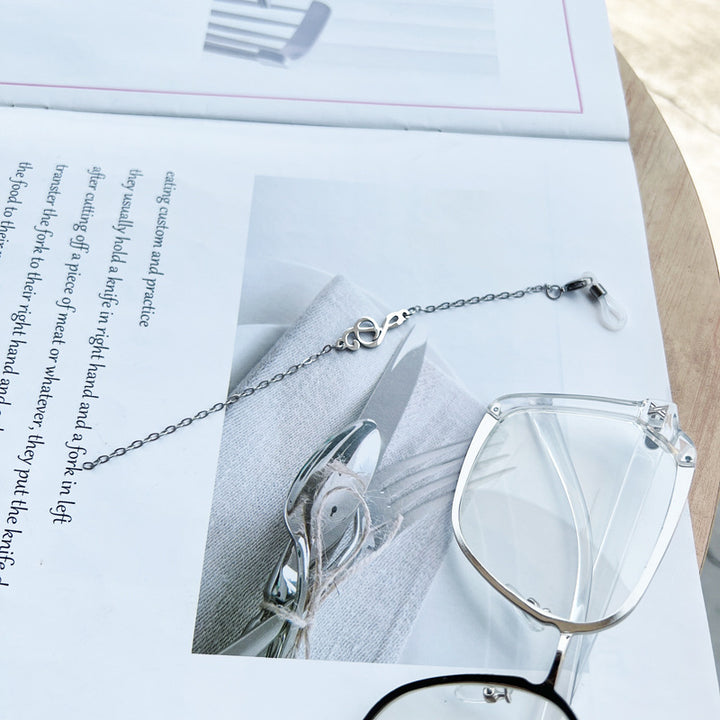 Artistic Silver Eyewear Chain Stornfield