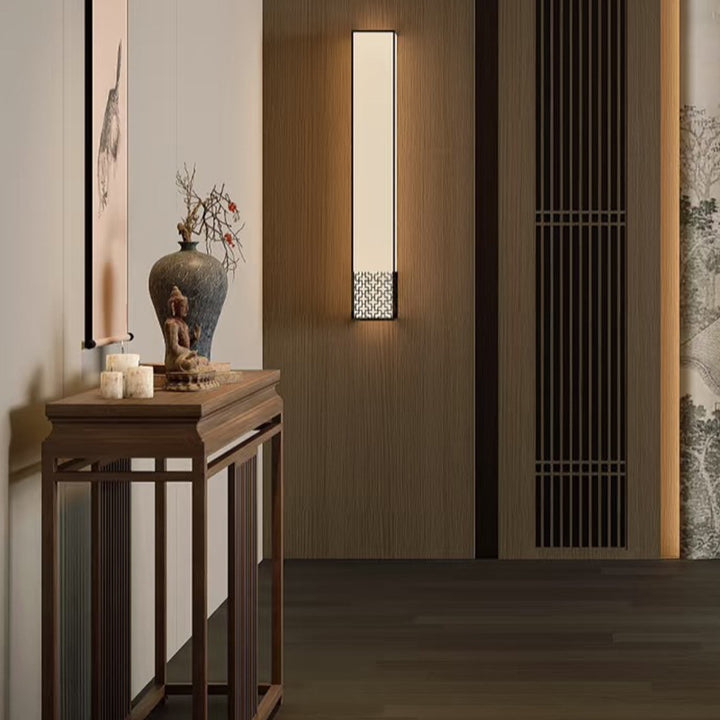 Elegant Geometric Wall Light Fixture