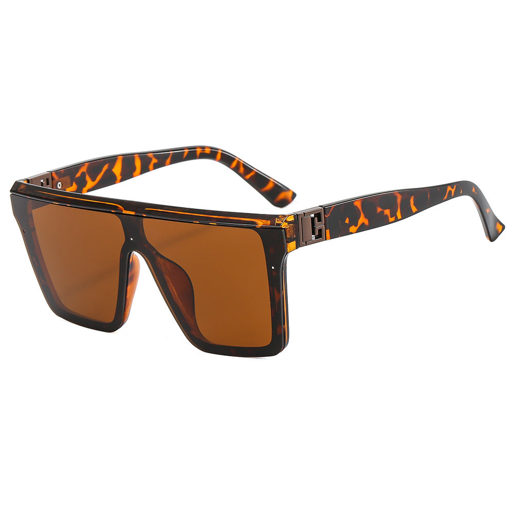 Women oversized sunglasses in trendy style with wide frame construction Stornfield