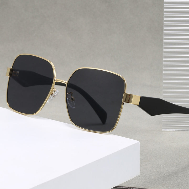Women stylish square sunglasses with curved frame Stornfield