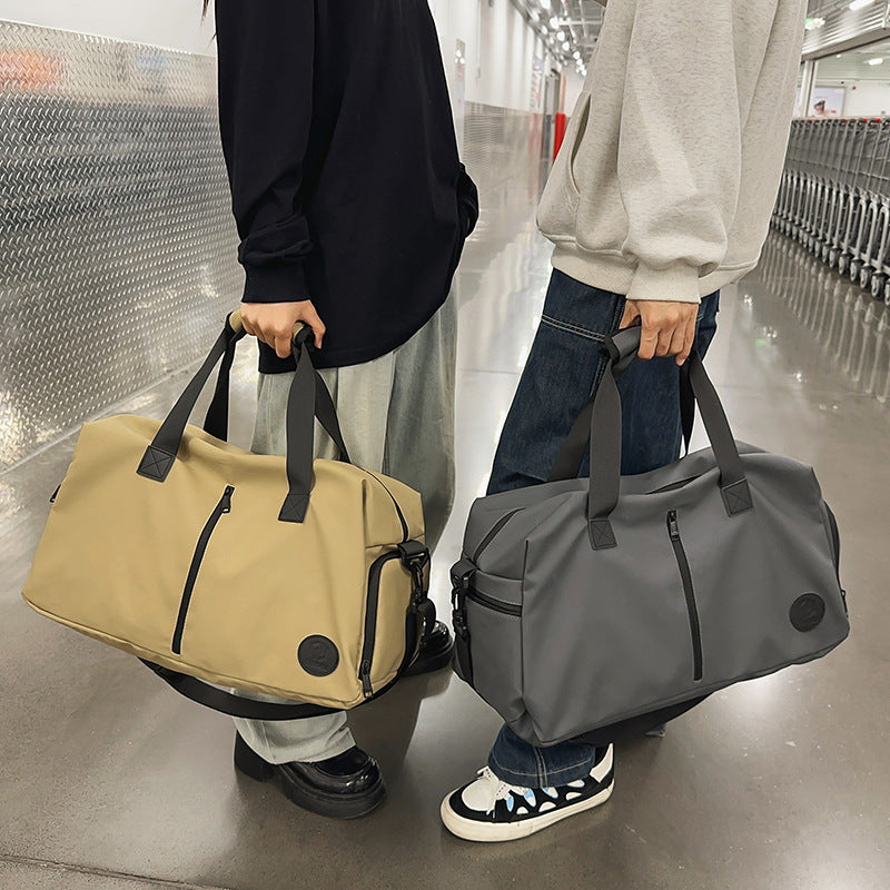 Sporty travel bag with water-repellent material and practical organizer compartments Stornfield