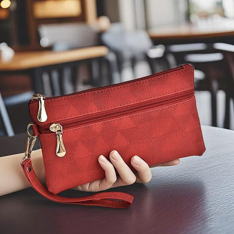 Elegant Clutch With Practical Zipper Stornfield