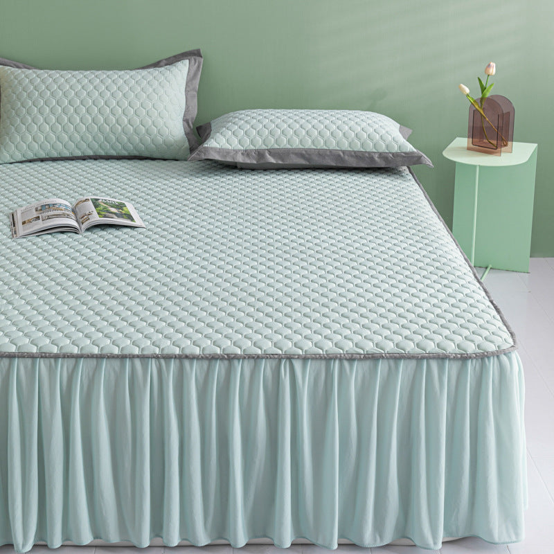 Quilted mattress topper complete set with elastic bed skirt and pillowcases