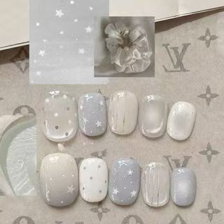 Elegant Press-On Nail Art Set with Bow and Dots Stornfield