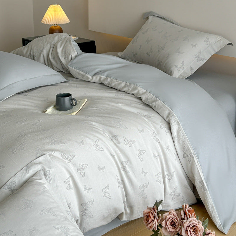Luxurious bedding set with floral jacquard pattern